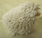 Preview: Keramik Schaf "Wuschel" mit weißer Wolle. Osterdekoration