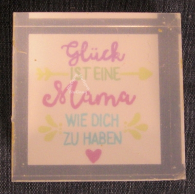 Acrylglasblock mit Spruch "Glück ist eine Mama...", 50 x 50 x 25 mm
