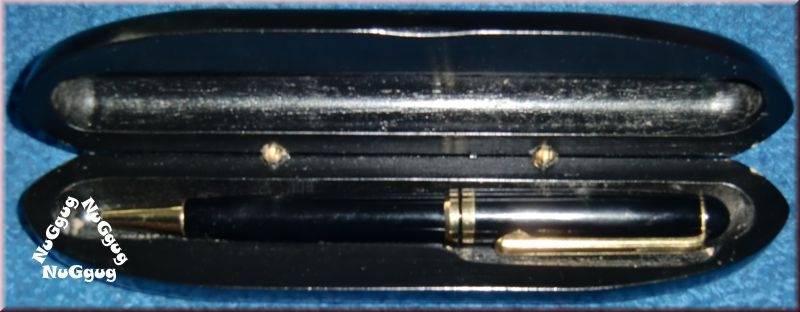 Drehkugelschreiber in Holzbox von Faber Castell