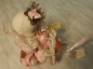 Preview: Porzellanpüppchen mit Tüllkragen und Blumenstrauß, Geschenk Set zur Geburt eines Kindes