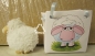 Preview: Schaf in der Geschenktasche, Keramik
