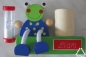 Preview: Zahnputzuhr Frosch aus Holz, mit Namensschild "Liam"