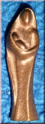 Handschmeichler Madonna. bronze