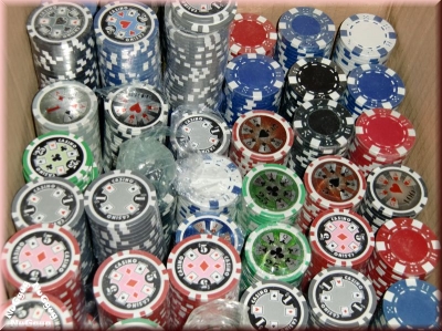 Pokerchips farblich sortiert. 25 Stück
