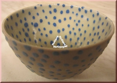 Design Ton-Snackschale mit Punkte-Motiv. getöpfert. rund. blau. 8.5 x 6 cm