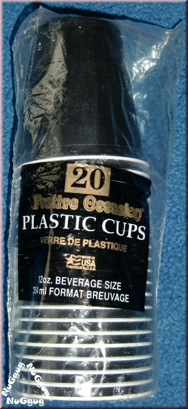 Plastikbecher. Plastic Cup. 354 ml. schwarz. 20 Stück