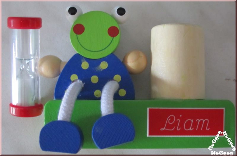 Zahnputzuhr Frosch aus Holz, mit Namensschild "Liam"